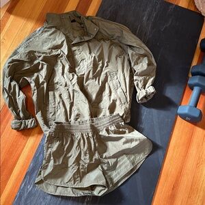 IVY PARK x Peloton Windbreaker and short set UNISEX
Top: M Short: L(44)